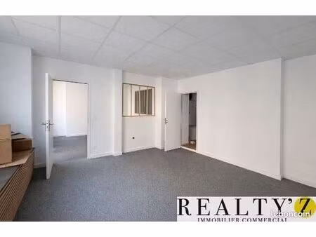 local commercial 122 m²