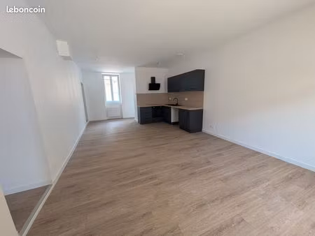 maison de ville rénovée à neuf – 107m² – 4 chambres – souvigny