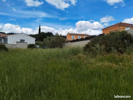 terrain 750 m² le cannet des maures