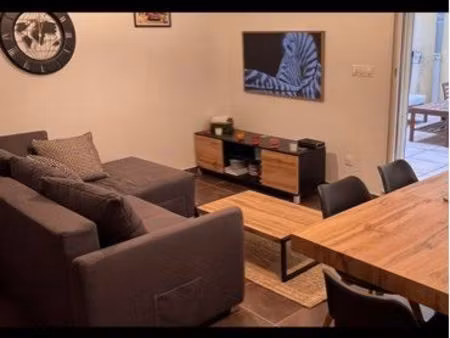 appartement la crau t2 49m2 + patio 20m2