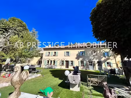 maison 9 pièces 523 m²