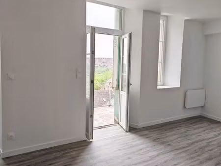 t2 bis 54m2 avec terrasse vue dégagée