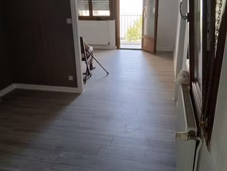 vend appartement f2 dans residence a remiremont