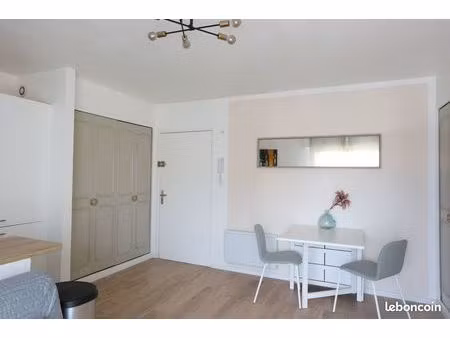 t2 rénové avec extérieur