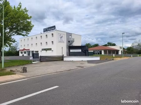 bureaux neufs à louer – 40 m² – meublés – toutes charges comprises – saint-étienne-du-bois