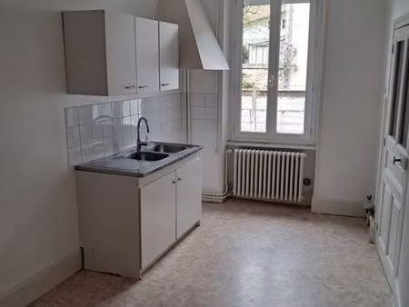 maison de village  jardin  garage