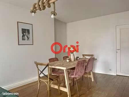 immeuble 8 pièces 200 m²