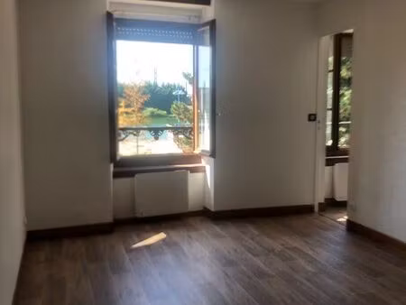 charmant appartement entièrement rénové