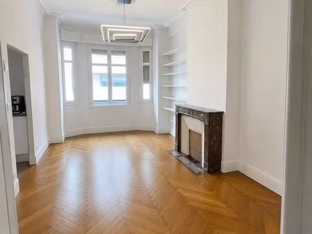 nice carré d’or – rue de france  palais royal – 4 pièces traversant 90 m² / professions li