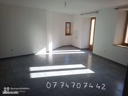 t4 d'envion 100 m2 lumineux