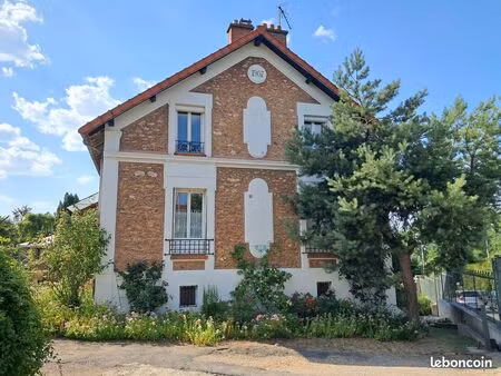 très bel appartement dans tres belle maison en meulière