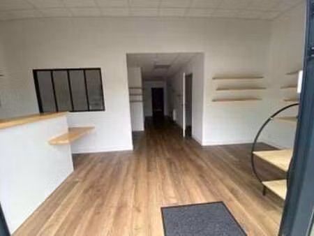 location bureaux et commerces à plomelin (29700) : à louer / 76m² plomelin
