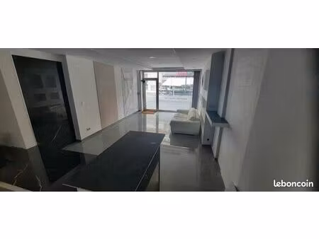 local commercial 82 m2 possibilité transformation en logement