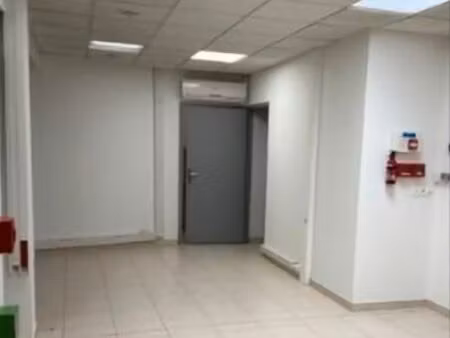 local commercial idéal bureau 65 m2