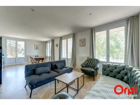 appartement 3 pièces 76 m²