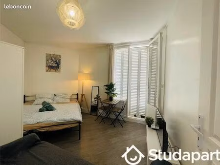 chambre 1 pièce 22 m²