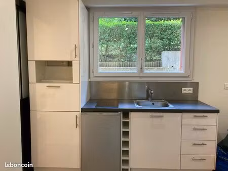 studio meublé 16m2 rénové 5mn à pied gare et commerces