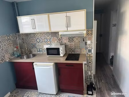appartement meublé équipée 15 m2 à courbevoie belle immeuble à bécon les bruyères 50 m de 