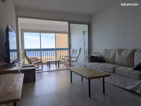 appartement 63m²  a l année  non meublé  2 chambres  port leucate  direct mer