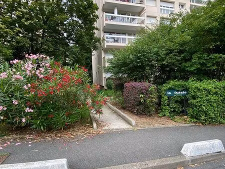 studio 15 m2 à vendre dans résidence calme avec gardien