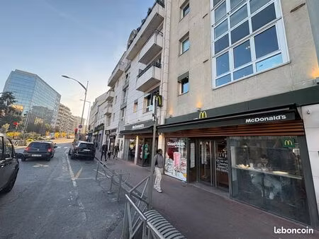 boutique 157 m² sevres