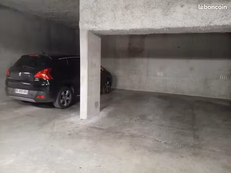 à louer – parking sécurisé à nanterre de 12 m² (92000)