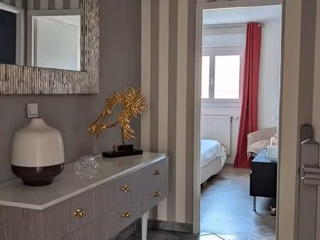 duplex lumineux de 128 m² avec jardin privatif  garage  place de parking et cave