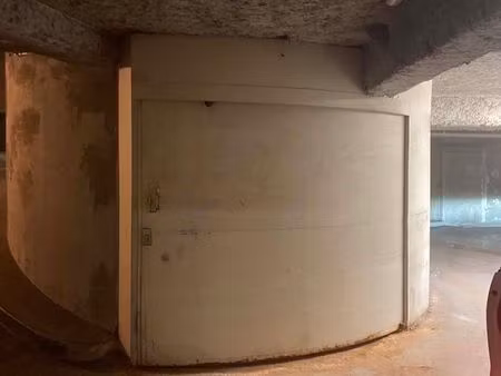 box sécurisé à levallois