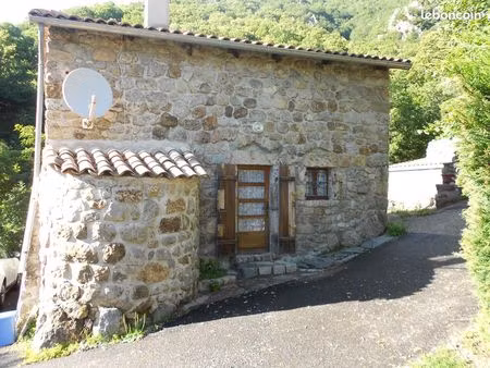 charmante maison en pierres ardéche