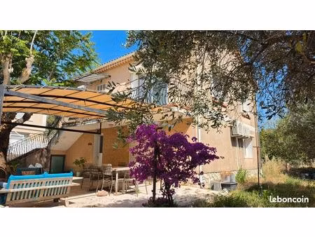 villa vente la garde