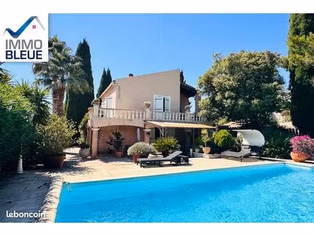 villa 6 pièces 165 m²