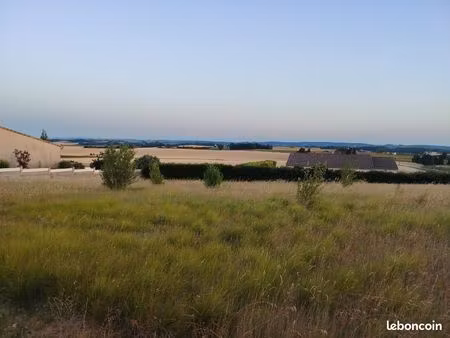 terrain constructible avec vue dégagée sur les pyrénées – souilhanels (aude)