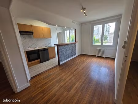 à louer – grand t2 rénové de 64 m² – troyes