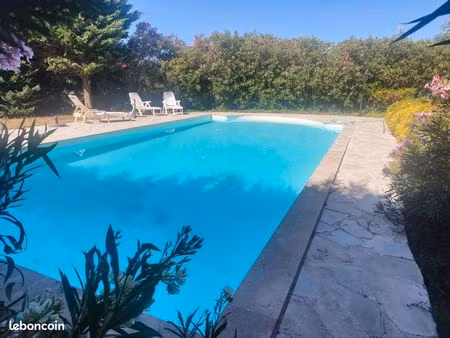 vends belle propriété