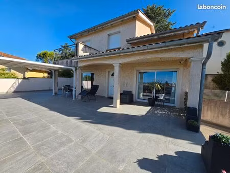 très belle villa avec une magnifique vue sur chassieu