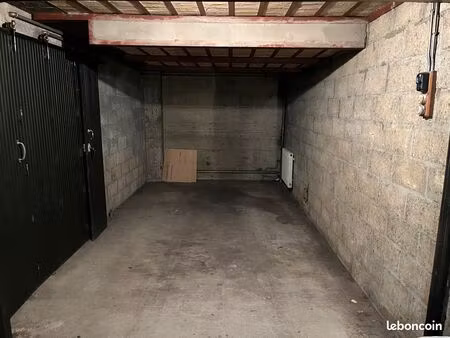 loue garage avec borne de recharge lyon 6ème - parc