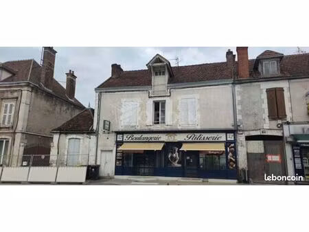 immeuble 3 pièces 120 m²