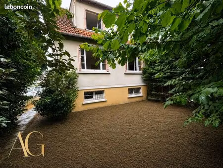 maison 7 pièces 234 m²