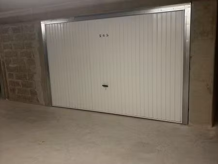 location boxe fermé