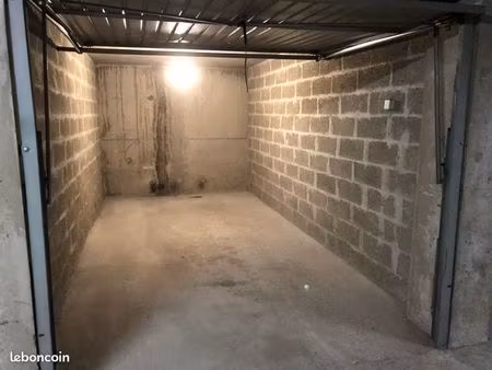 garage box fermé sécurisé à louer résidence la calmeraie