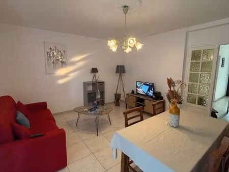 t2 rez de chaussée de villa