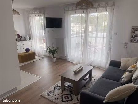 studio meublé 28 m² avec terrasse et cave – gagny centre / rer e