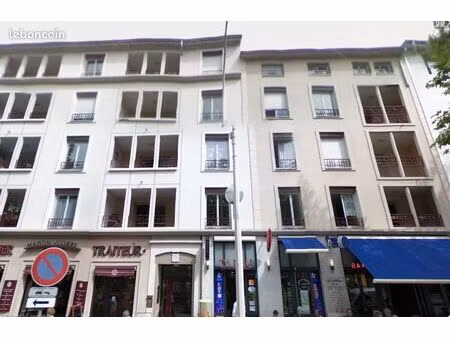 t1 lyon 5eme au calme avec garage