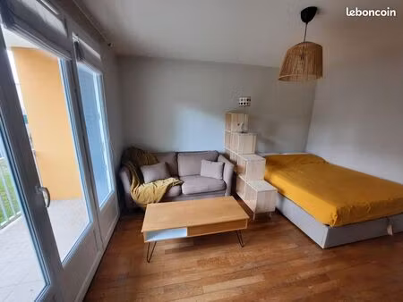 location t1 vaise limite tassin 35m2 avec balcon  parking et cave