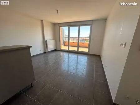 t3 avec balcon et parking