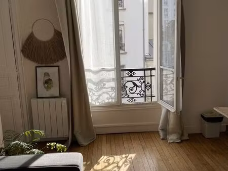 sous-location appartement paris 18ème - 1250 cc - 3 mois (août/sept/oct)