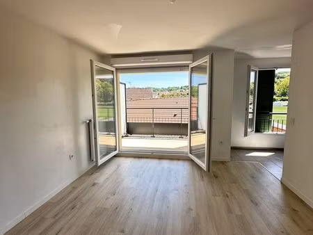 studio t1 meublé de 29 m² avec terrasse  parking et cave - vaujours