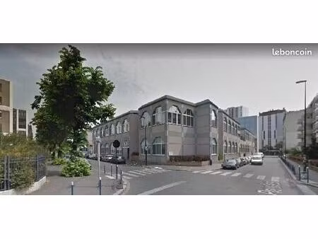 local bureaux 620 m²