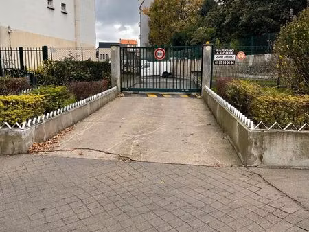 parking/box pantin