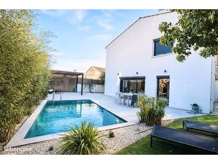 villa 4 pièces 115 m²